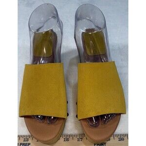 Dingo Yellow Suede Women’s Wooden Platform Clog Mule Size 8M, EUC